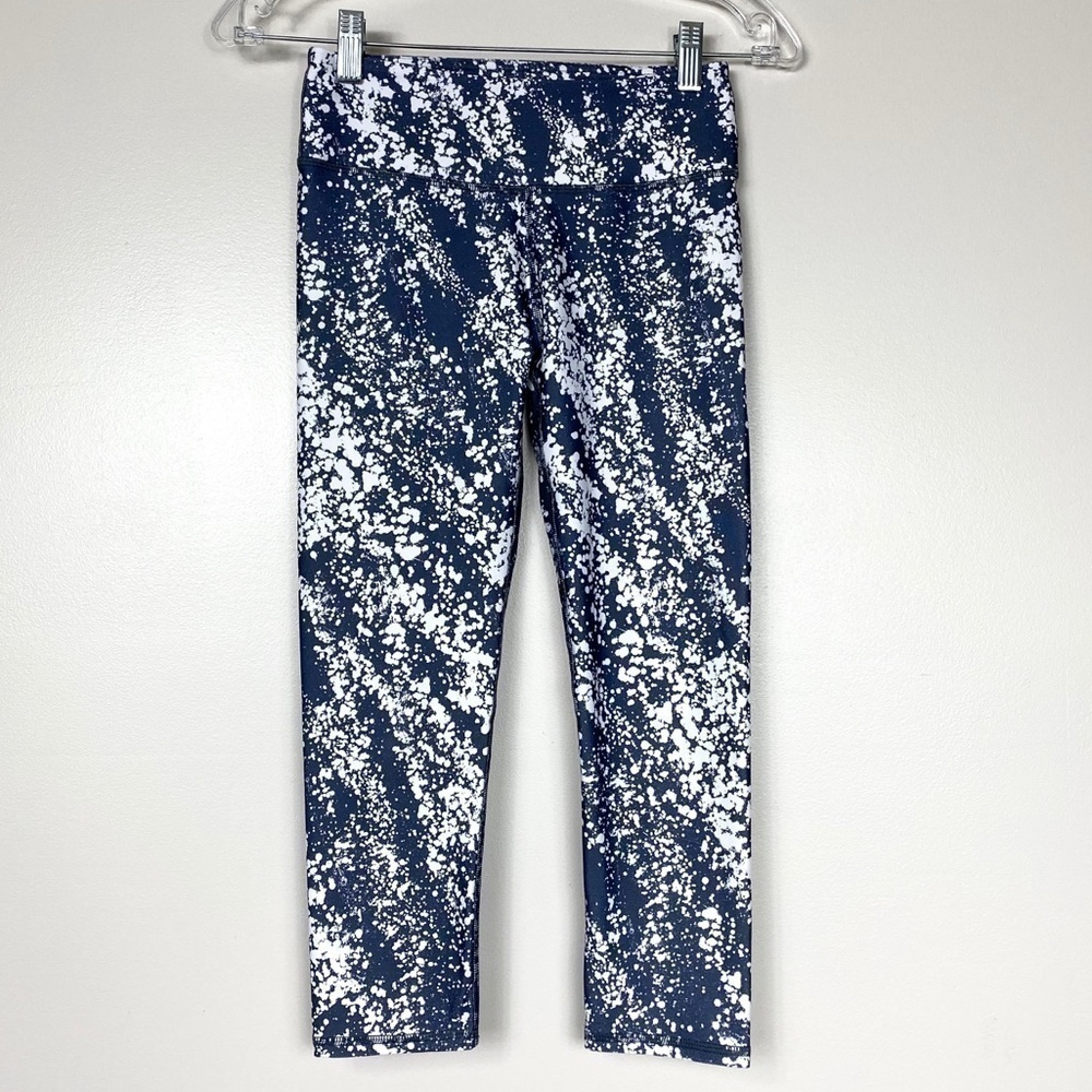 𝅺FABLETICS Mid-Rise Printed PowerHold Capri Galaxy XXS